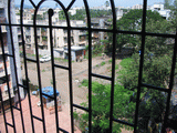 Uitzicht vanuit onze kamer in Thane bij Mumbai